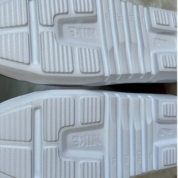 Nike Playscape Sandals - Picture 3 of 6